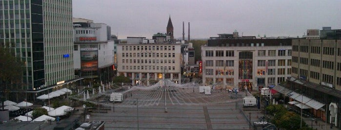 Kennedyplatz is one of Lieux qui ont plu à Anıl.