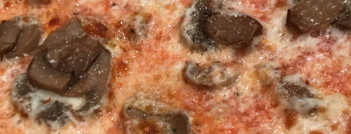 Pizzeria al 50 da Geggio is one of İLKER : понравившиеся места.
