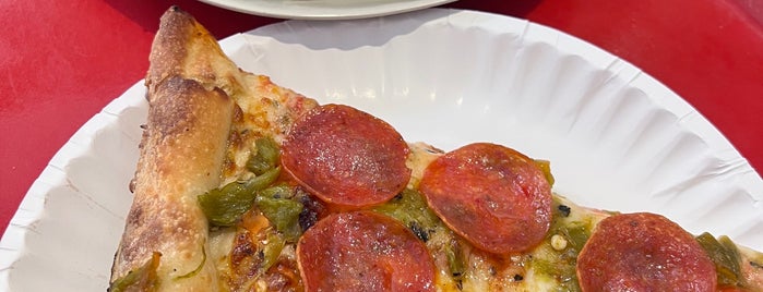 Dion's Pizza is one of The 15 Best Places for Red Peppers in Albuquerque.
