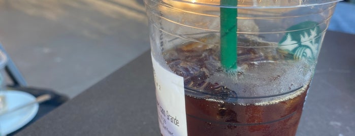 Starbucks Larus is one of Muratさんのお気に入りスポット.
