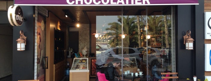 Evvie Chocolate Kuruçeşme is one of สถานที่ที่ Ece ถูกใจ.