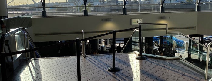 CLEAR Terminal 2 is one of Lugares favoritos de Enrique.