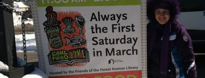 Forest Ave Library is one of Posti che sono piaciuti a La-Tica.