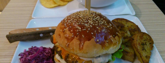 W35 is one of Burgerblog.hu - 2013 legjobb hamburgerei.