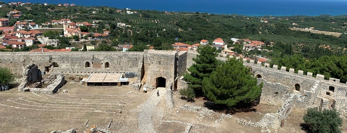 Κάστρο Χλεμούτσι is one of πελο.