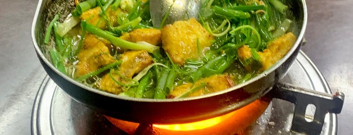 Chả Cá Lã Vọng is one of Hanoi Food List.