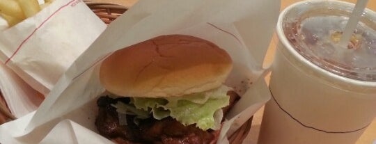 MOS Burger is one of Irina : понравившиеся места.