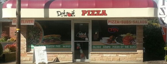 Detroit Pizza is one of Nicholeさんのお気に入りスポット.