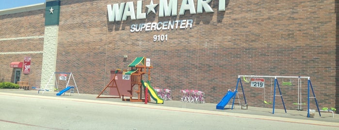 Walmart Supercenter is one of In Da Hood.