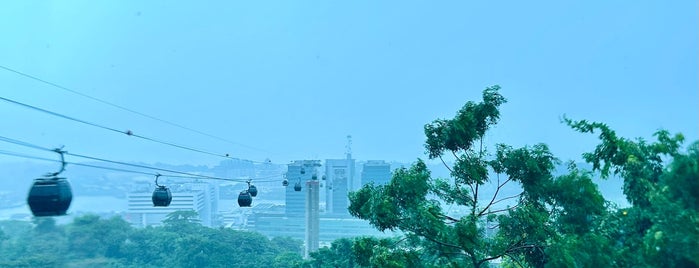 Singapore Cable Car - Mount Faber Station is one of Singapoor.