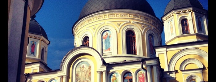 Покровский ставропигиальный женский монастырь is one of Монастыри России.