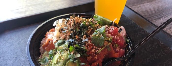 Ahipoke Bowl is one of Aaronさんのお気に入りスポット.