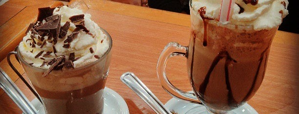Matheus Café e Confeitaria is one of Manuelaさんのお気に入りスポット.