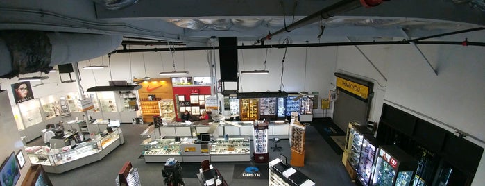 Sunglass & Optical Warehouse is one of Specialty Shops.