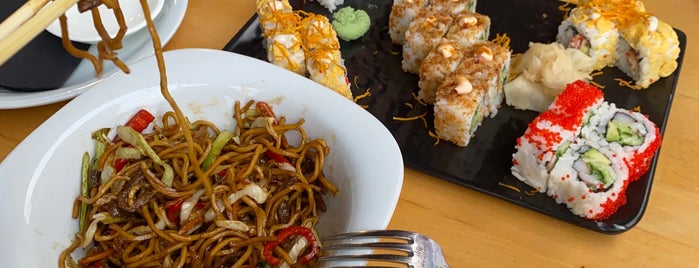Ayumi Sushi Bar is one of Posti che sono piaciuti a selanus.