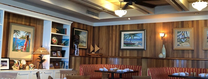 Duke's Waikiki is one of Tempat yang Disukai David.