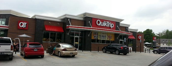 QuikTrip is one of สถานที่ที่ Matt ถูกใจ.
