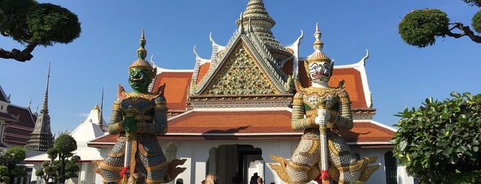 Wat Arun Giants is one of Orte, die Shin gefallen.