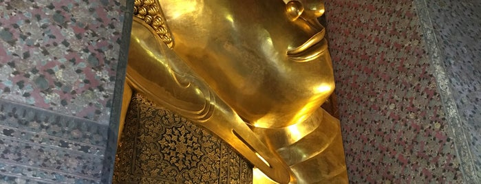 Wat Pho is one of Lugares favoritos de Shin.