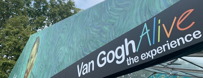 Van Gogh Alive The Experience is one of Tempat yang Disukai Elif.