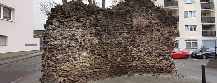 Römische Stadtmauer is one of cool in koln.