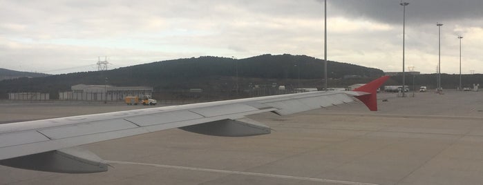 사비하 괵첸 국제공항 (SAW) is one of ♏️UTLU 님이 좋아한 장소.