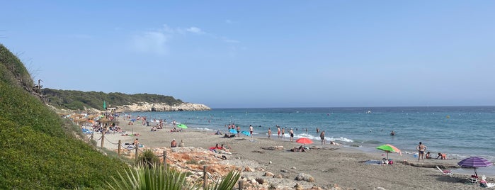 Platja De St. Tomas is one of Menorca for kids guide.