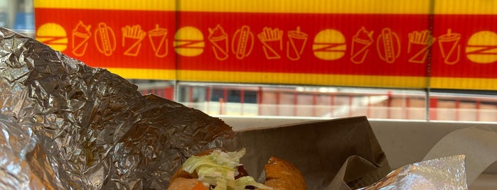 Z-Burger is one of Locais curtidos por Cristiano.