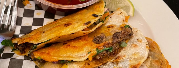 Pretty Little Tacos is one of Sahar: сохраненные места.