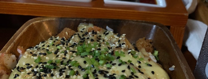 Gow Sushi is one of Por Ir.