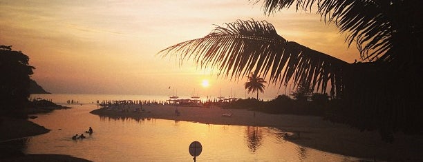 Nai Harn Beach is one of THAILANDIA.