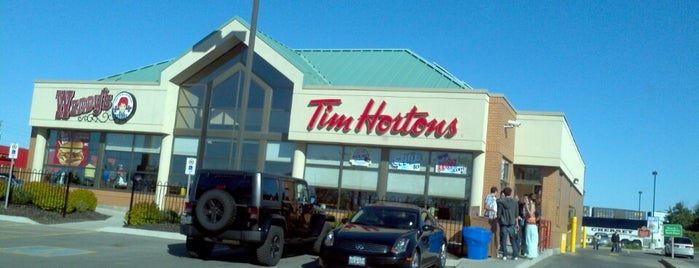 Tim Hortons is one of สถานที่ที่ Ron ถูกใจ.