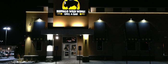 Buffalo Wild Wings is one of Tempat yang Disukai Chris.