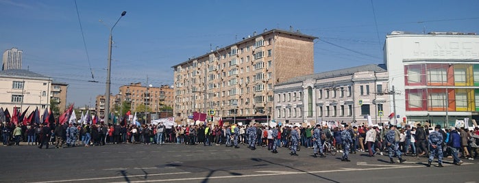 Площадь Краснопресненская Застава is one of Сусеки.