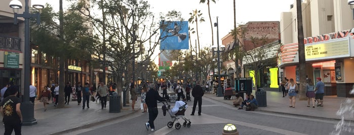 Third Street Promenade is one of Rickさんのお気に入りスポット.