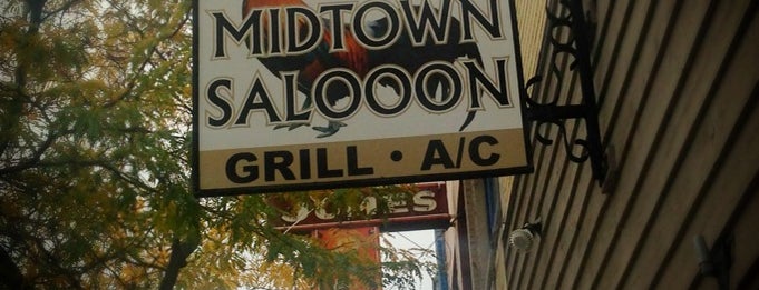 Sly's Midtown Salooon is one of Tempat yang Disukai Chuck.