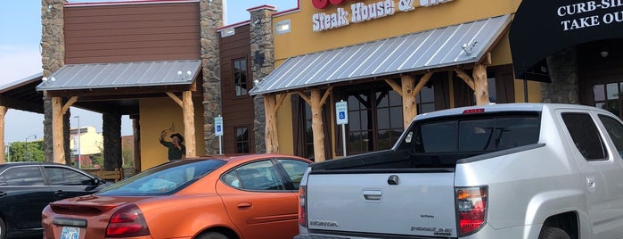 Colton’s Steak House & Grill is one of สถานที่ที่ Sloan ถูกใจ.