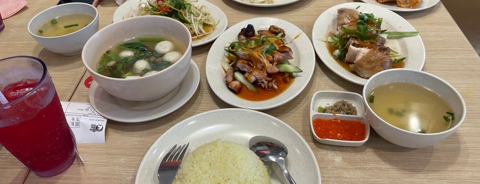 The Chicken Rice Shop is one of Foodies (Bar/Café/Restaurant).