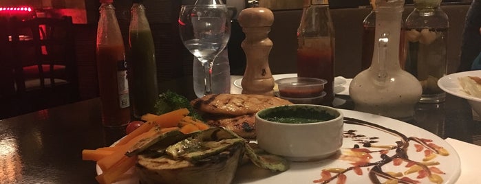 Dayana Italian Restaurant | رستوران ایتالیایی دایانا is one of Bahareh : понравившиеся места.