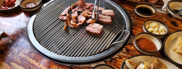 온누리 장작구이 is one of 대구 Daegu 맛집.