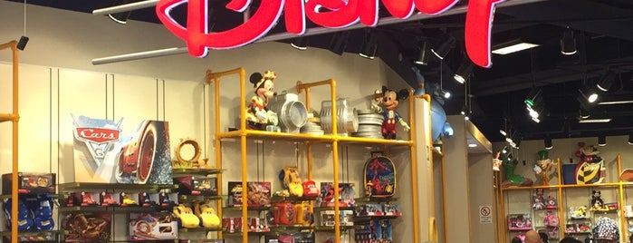Disney Store is one of RomaEst.