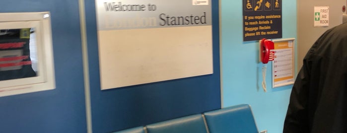 London Stansted Airport (STN) is one of Tempat yang Disukai Ryan.