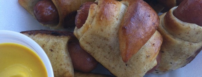 Stoltzfus Bakery is one of Lugares favoritos de Hirohiro.