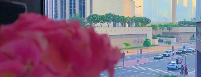 Four Seasons Hotel Dubai International Financial Centre is one of Locais curtidos por Hisham.