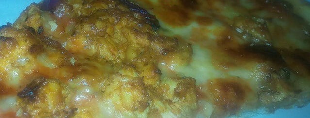 Hot Cheese Pizzeria is one of Posti che sono piaciuti a Maria.