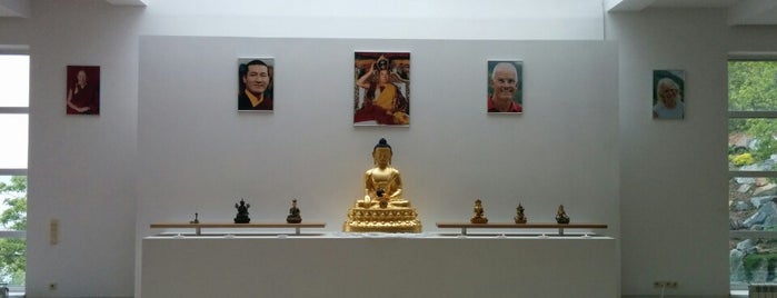 Буддийский центр алмазного пути традиции карма кагью is one of Diamond Way Buddhism.