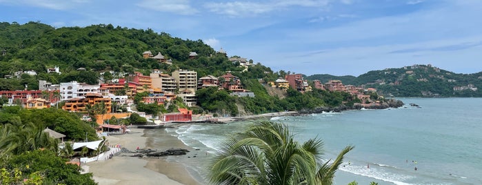 Playa La Madera is one of ixtapa.