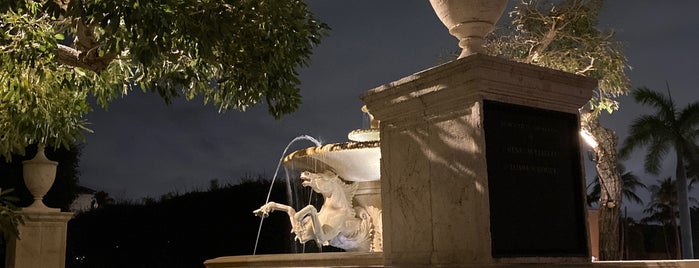 Palm Beach Memorial Fountain is one of Florida.