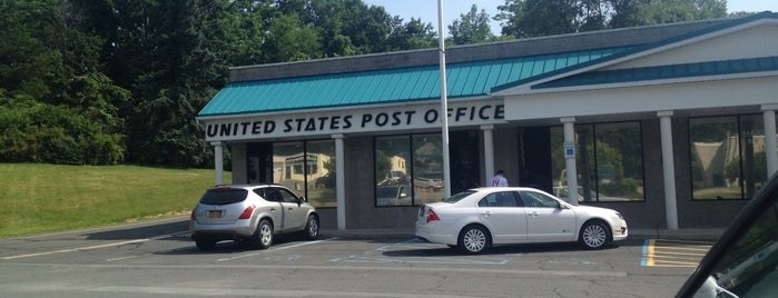 US Post Office is one of Tempat yang Disukai Deborah.