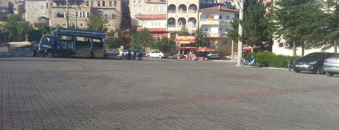 Türbe Meydanı is one of Tempat yang Disukai Mehmet Nadir.